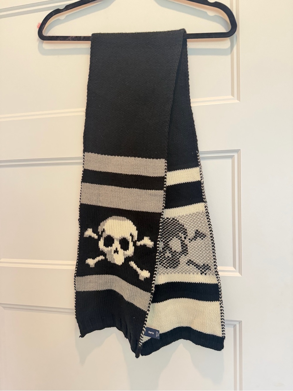 GAP Kids Skull Knit Scarf - Black & Gray